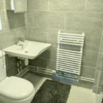 Studio space en-suite toilet in shower room