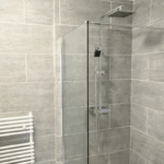 Bristol Studio en-suite shower